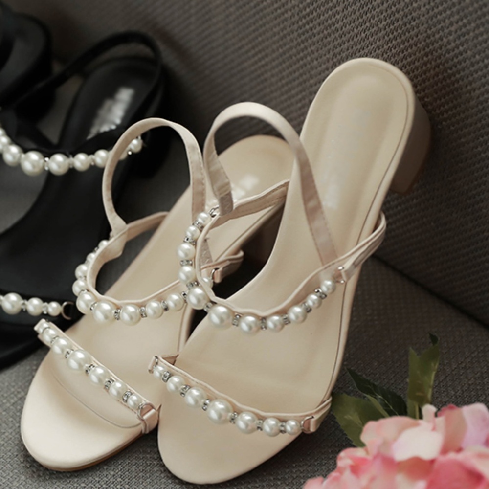 Women Pearl Embroidered Heeled Sandal Size 6
